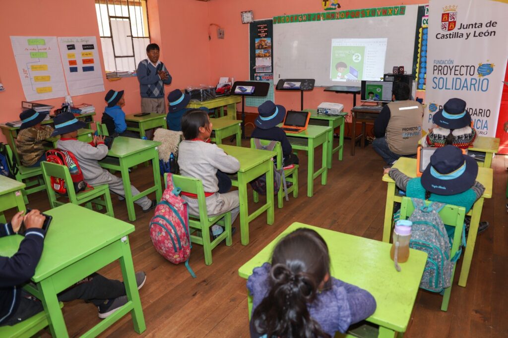 Acceso a una educación de calidad: fortaleciendo el Sistema Educativo en Comunidades Quechuas